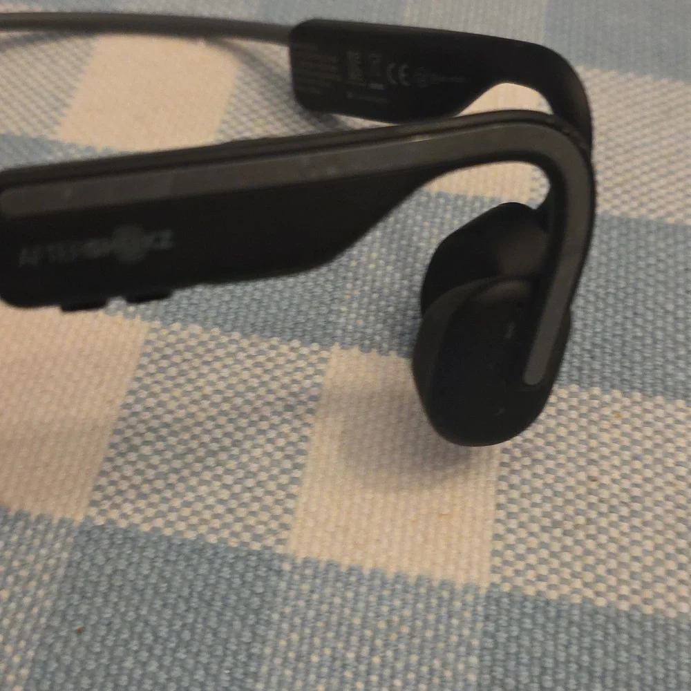 Black Bone-Conduction Headphones - Wireless Sports Headset - Picture 3 of 4